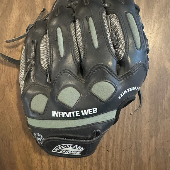 FRANKLIN Youth Baseball Glove Ready To Play Series 10.5” Model 4626 - RHT - Picture 4 of 4
